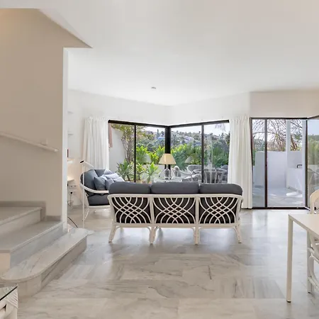 Ganso Golf بيت للعطل